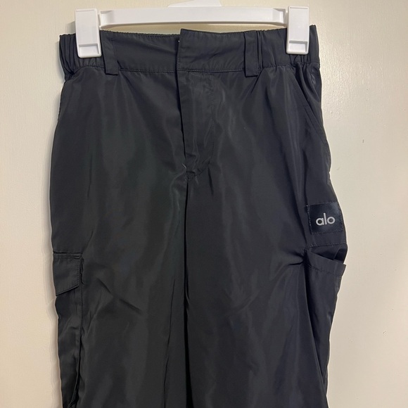 ALO Yoga Jogger Pants - Picture 3 of 4